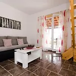 Leviana *